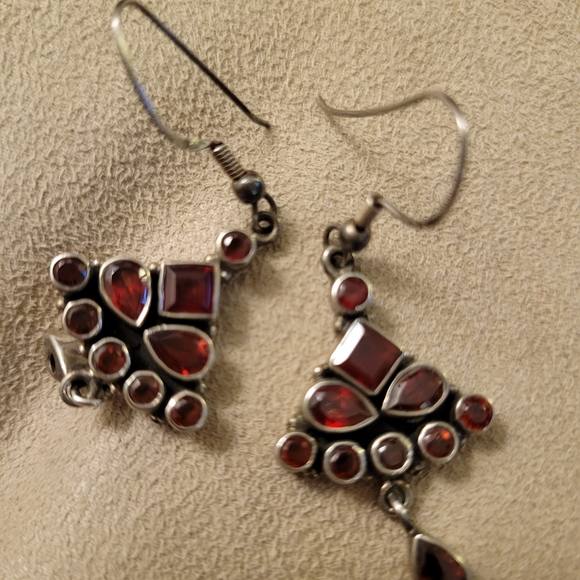 Jewelry - Elegant Silver and Red Gemstone Earrings